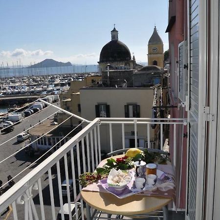 Vila Casa Geltrude Al Porto Procida Exteriér fotografie