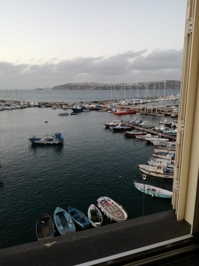 Vila Casa Geltrude Al Porto Procida Exteriér fotografie