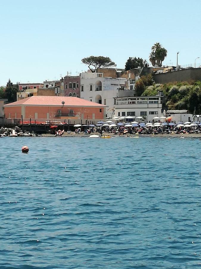 Vila Casa Geltrude Al Porto Procida Exteriér fotografie